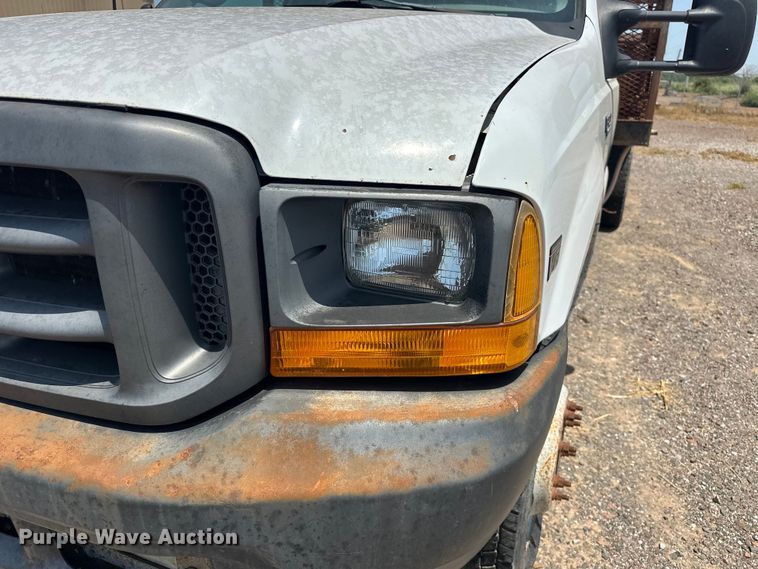 image for item DO7021 1999 Ford F450 Super Duty flatbed truck