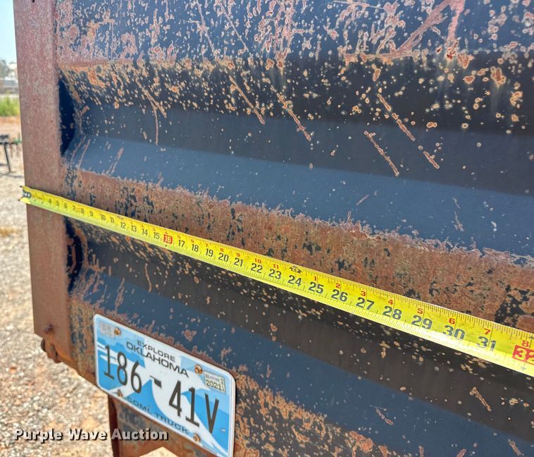 image for item DO7021 1999 Ford F450 Super Duty flatbed truck