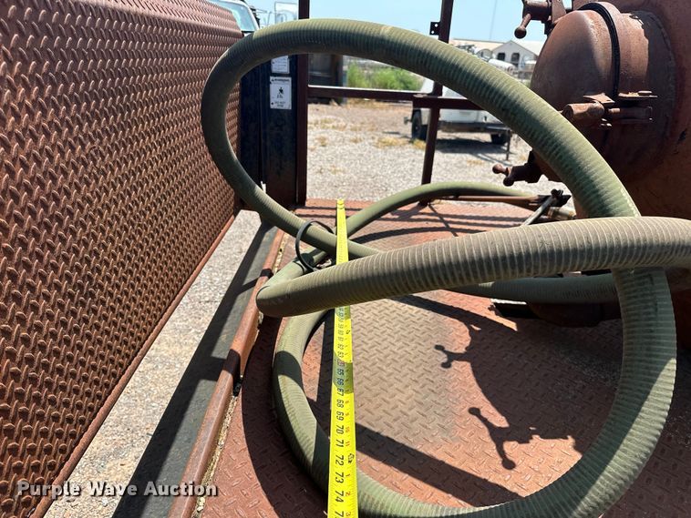 image for item DO7021 1999 Ford F450 Super Duty flatbed truck