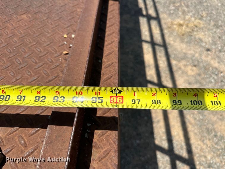 image for item DO7021 1999 Ford F450 Super Duty flatbed truck