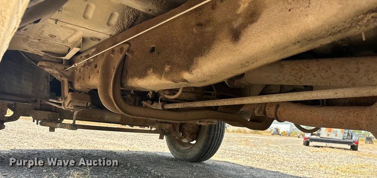 image for item DO7021 1999 Ford F450 Super Duty flatbed truck