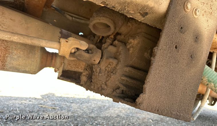 image for item DO7021 1999 Ford F450 Super Duty flatbed truck