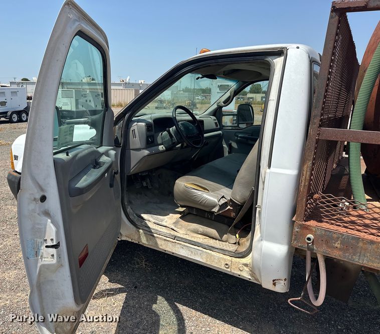 image for item DO7021 1999 Ford F450 Super Duty flatbed truck