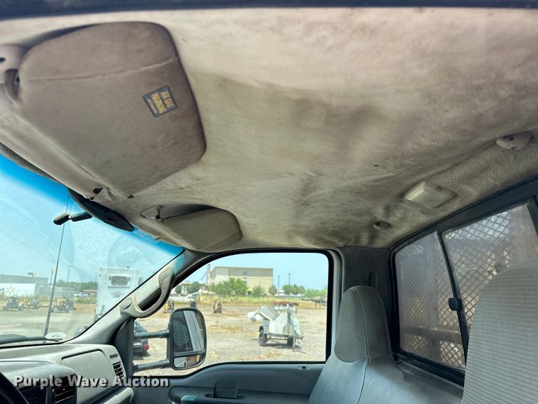 image for item DO7021 1999 Ford F450 Super Duty flatbed truck