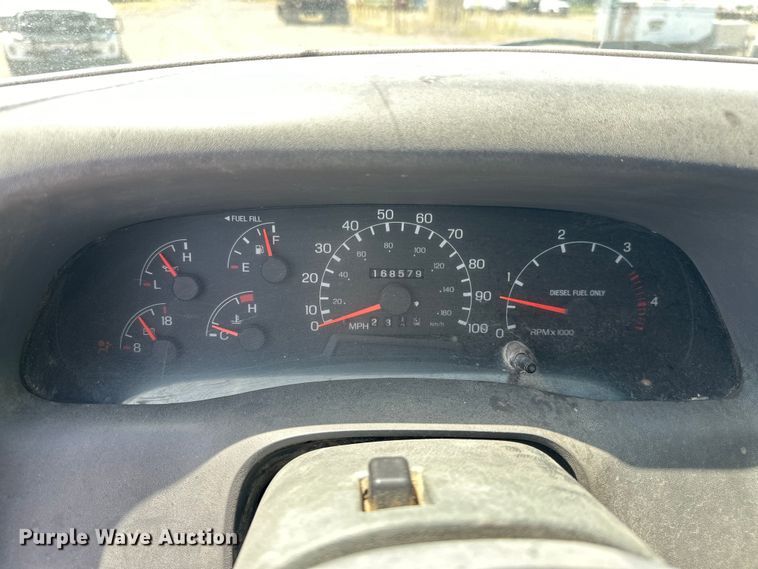 image for item DO7021 1999 Ford F450 Super Duty flatbed truck