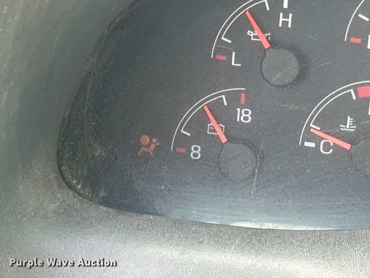 image for item DO7021 1999 Ford F450 Super Duty flatbed truck