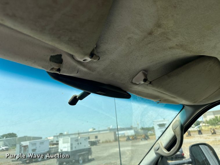 image for item DO7021 1999 Ford F450 Super Duty flatbed truck