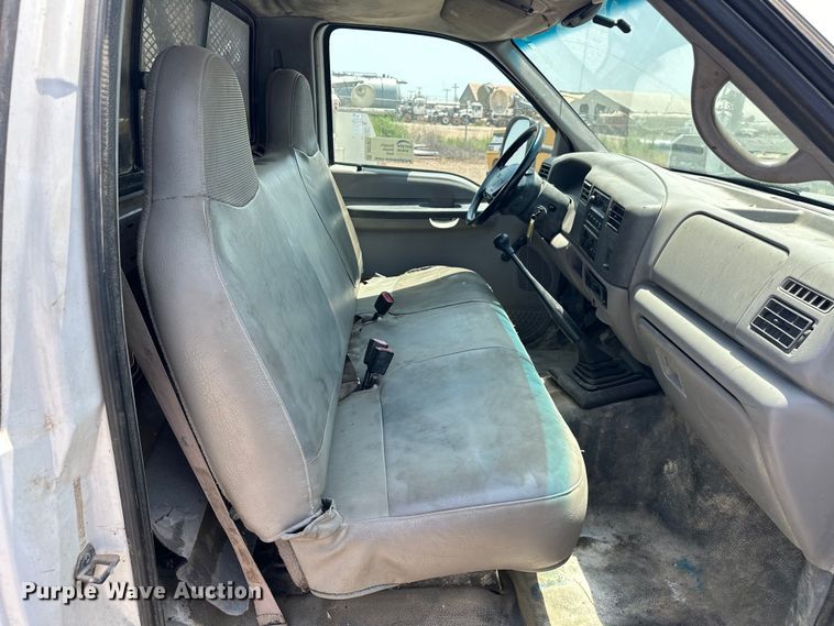 image for item DO7021 1999 Ford F450 Super Duty flatbed truck