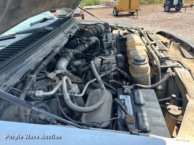 image for item DO7021 1999 Ford F450 Super Duty flatbed truck