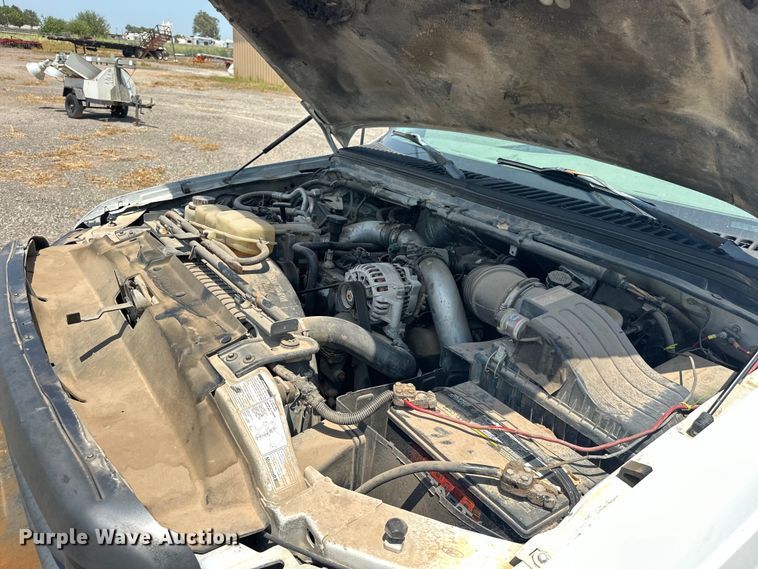 image for item DO7021 1999 Ford F450 Super Duty flatbed truck