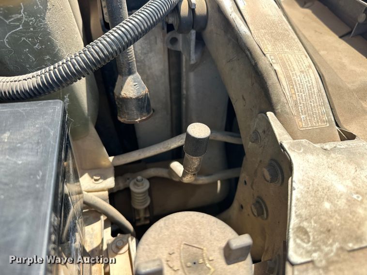 image for item DO7021 1999 Ford F450 Super Duty flatbed truck