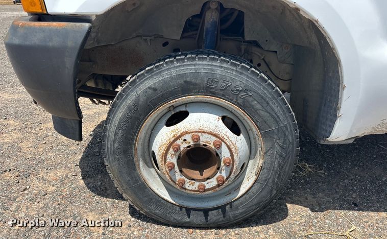 image for item DO7021 1999 Ford F450 Super Duty flatbed truck