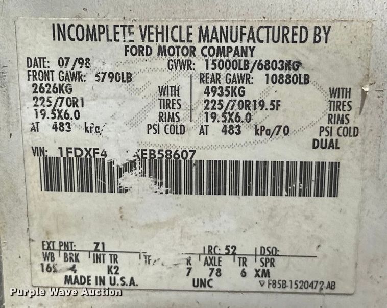 image for item DO7021 1999 Ford F450 Super Duty flatbed truck