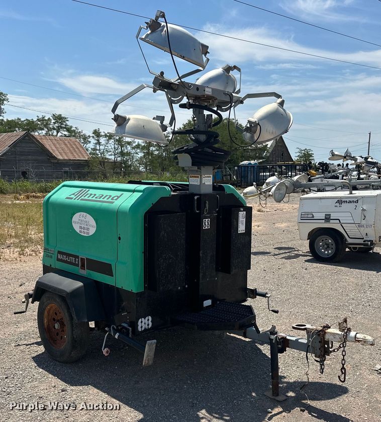 image for item DO7068 Allmand  Maxi-Lite II light plant