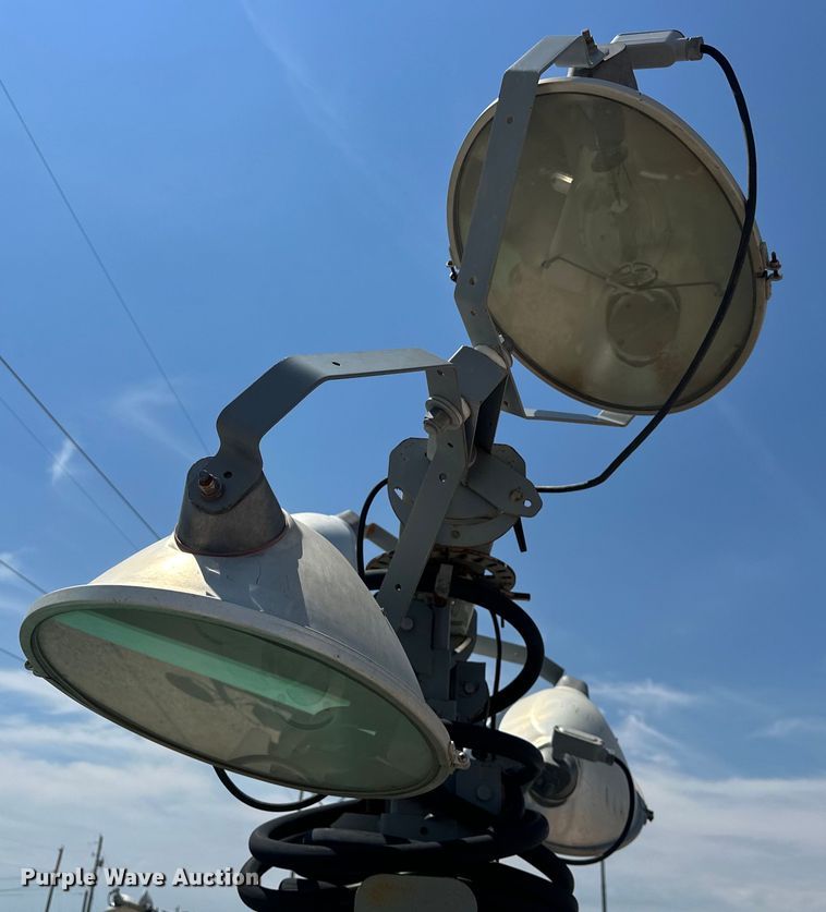 image for item DO7068 Allmand  Maxi-Lite II light plant