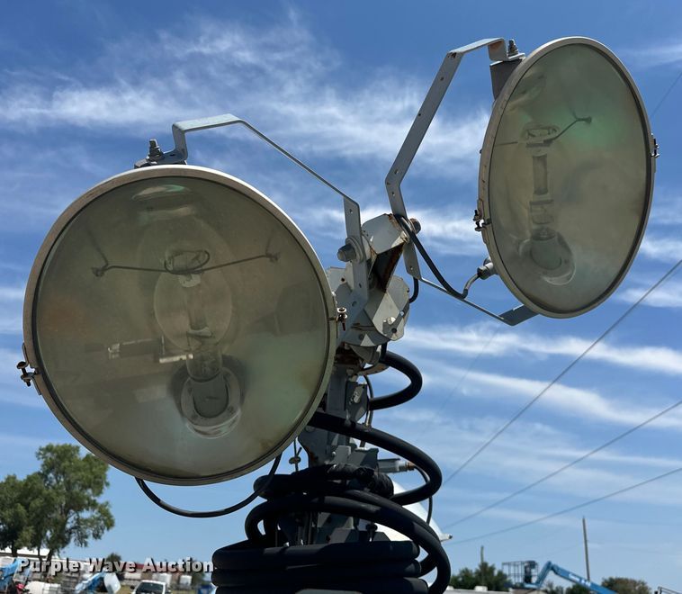 image for item DO7068 Allmand  Maxi-Lite II light plant