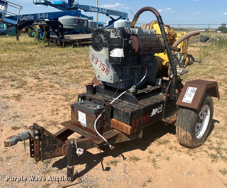 image for item DO7076 Selwood  water pump 