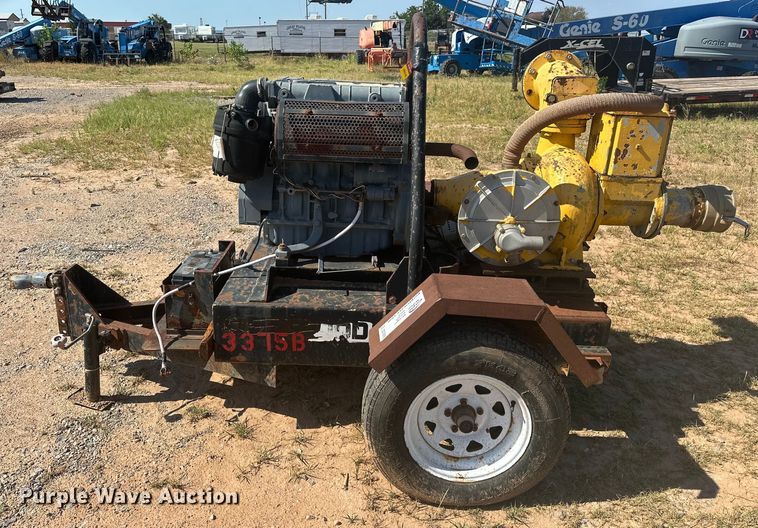 image for item DO7076 Selwood  water pump 