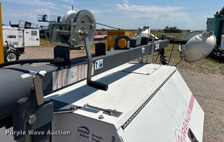 image for item DO7088 2014 Magnum MLT4200 light plant