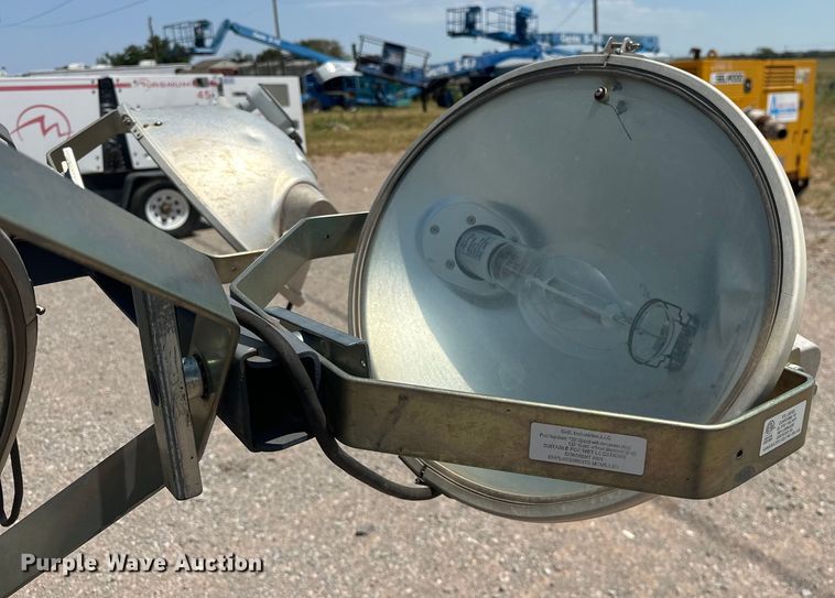 image for item DO7088 2014 Magnum MLT4200 light plant