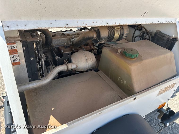 image for item DO7088 2014 Magnum MLT4200 light plant