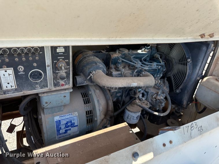 image for item DO7090 2011 Terex RL4000 light plant