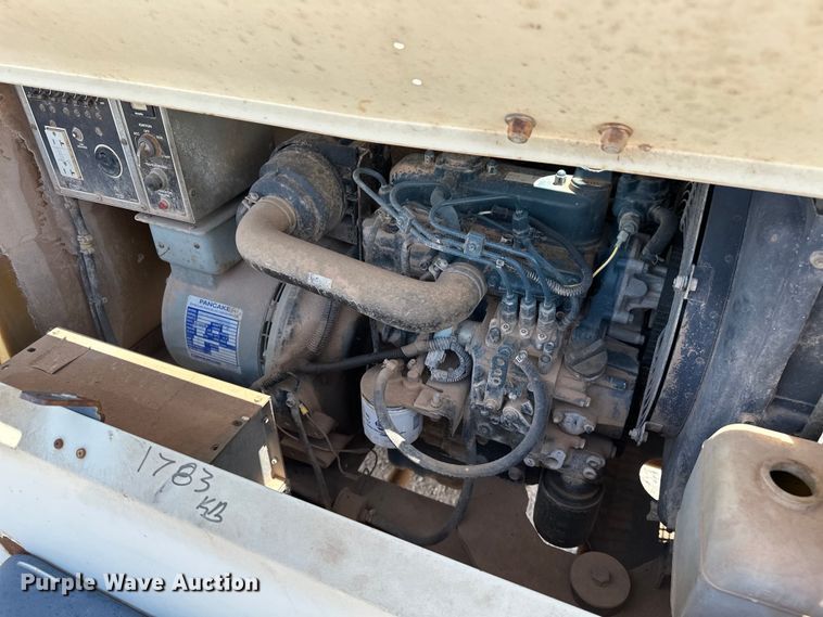 image for item DO7090 2011 Terex RL4000 light plant