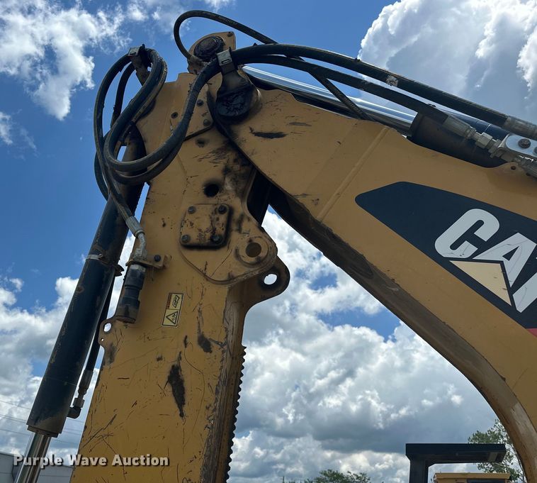 image for item DO7095 2015 Caterpillar  420F2 backhoe