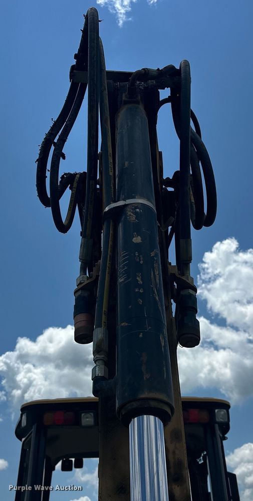 image for item DO7095 2015 Caterpillar  420F2 backhoe