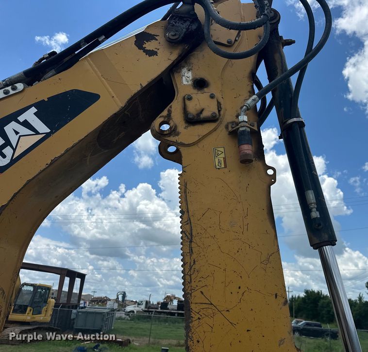 image for item DO7095 2015 Caterpillar  420F2 backhoe