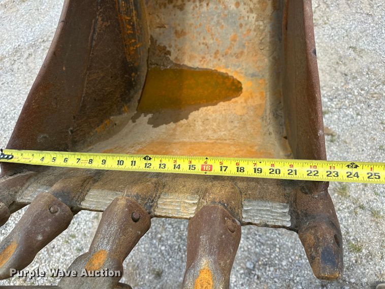 image for item DO7095 2015 Caterpillar  420F2 backhoe