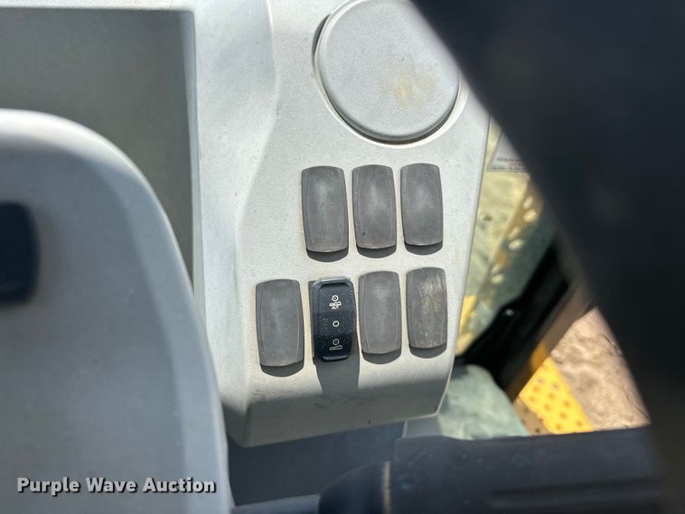 image for item DO7095 2015 Caterpillar  420F2 backhoe