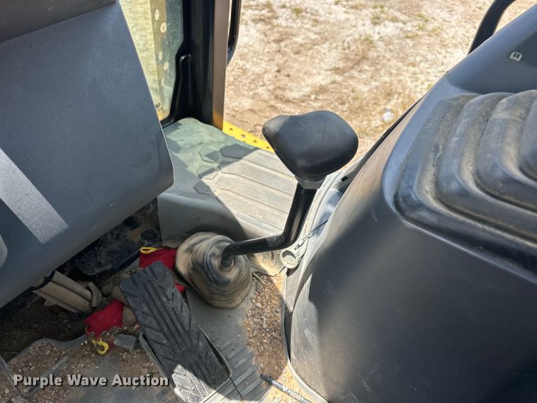 image for item DO7095 2015 Caterpillar  420F2 backhoe