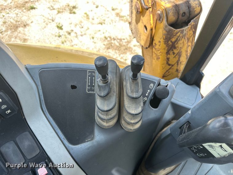 image for item DO7095 2015 Caterpillar  420F2 backhoe