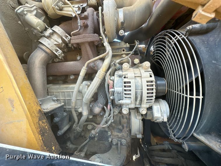 image for item DO7095 2015 Caterpillar  420F2 backhoe