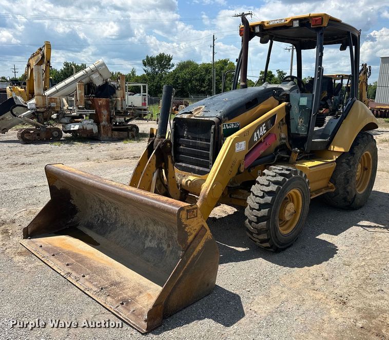 image for item DO7097 2007 Caterpillar  414E IL loader