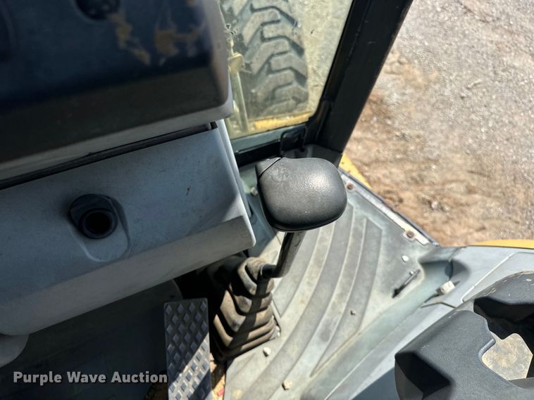 image for item DO7097 2007 Caterpillar  414E IL loader