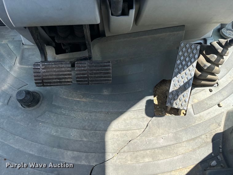 image for item DO7097 2007 Caterpillar  414E IL loader