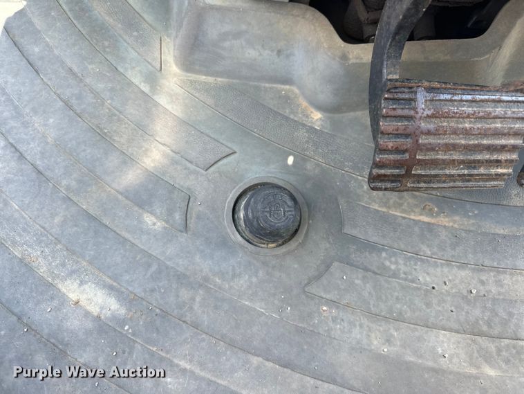 image for item DO7097 2007 Caterpillar  414E IL loader