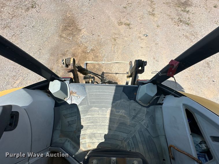 image for item DO7097 2007 Caterpillar  414E IL loader