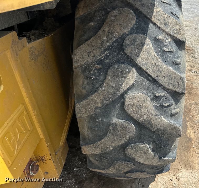 image for item DO7097 2007 Caterpillar  414E IL loader