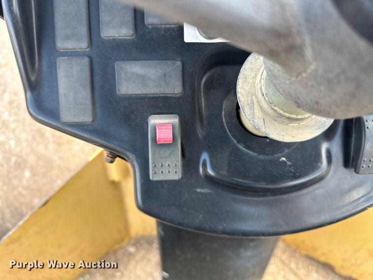 image for item DO7098 2008 Dynapac  CA250D single drum vibratory roller