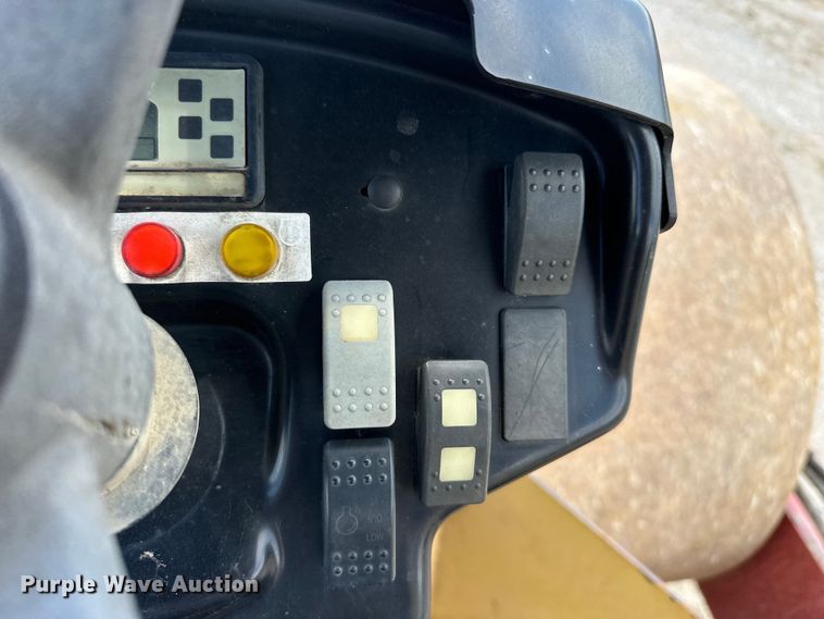 image for item DO7098 2008 Dynapac  CA250D single drum vibratory roller