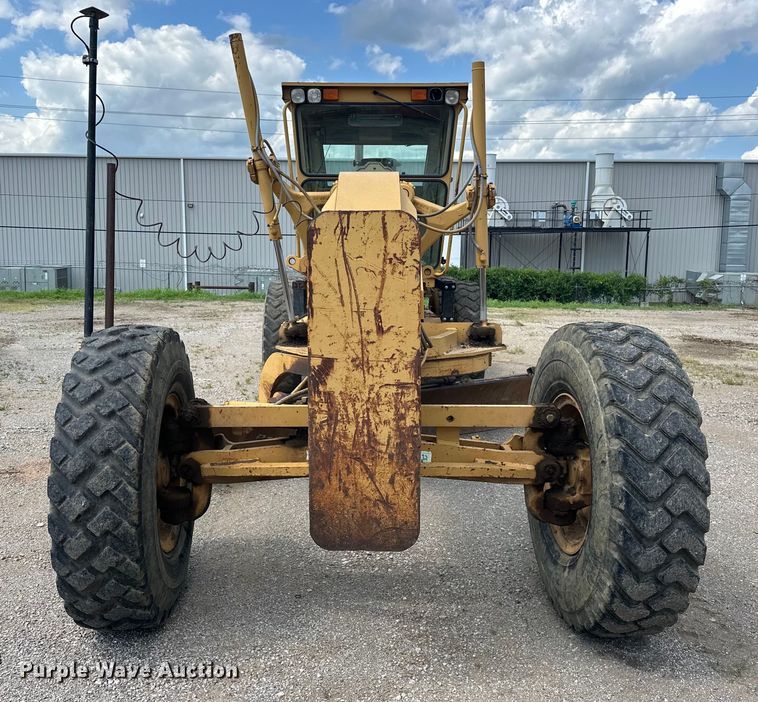 image for item DO7100 1997 Caterpillar  12H motor grader