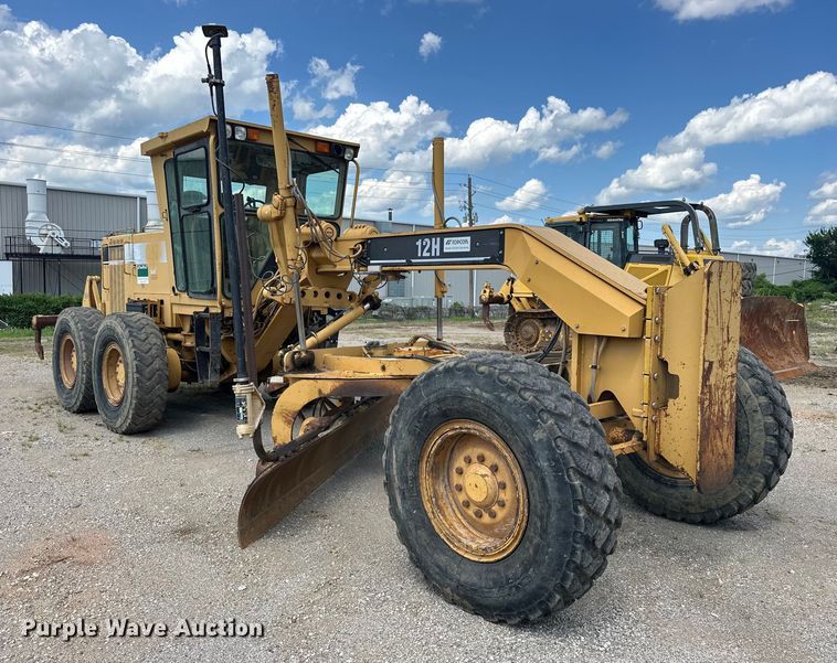image for item DO7100 1997 Caterpillar  12H motor grader