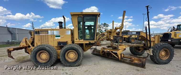 image for item DO7100 1997 Caterpillar  12H motor grader