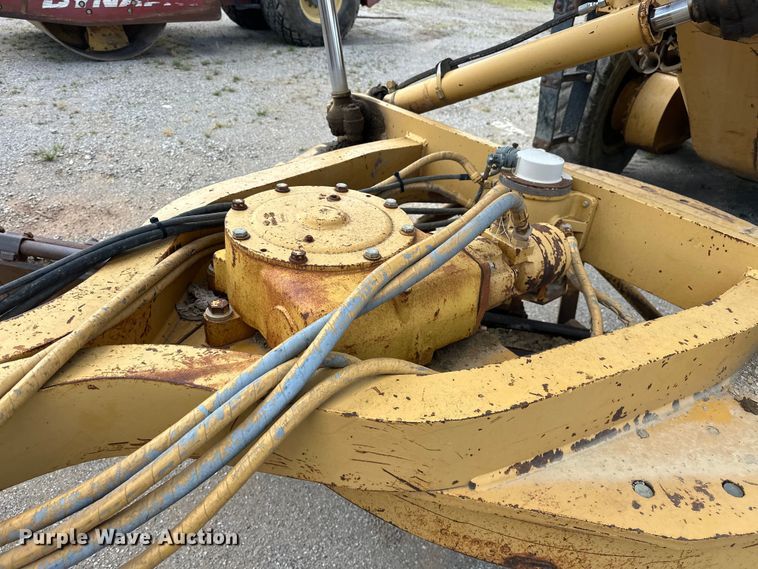 image for item DO7100 1997 Caterpillar  12H motor grader