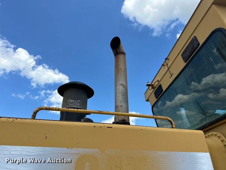 image for item DO7100 1997 Caterpillar  12H motor grader