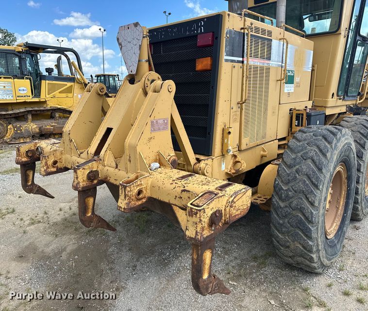 image for item DO7100 1997 Caterpillar  12H motor grader