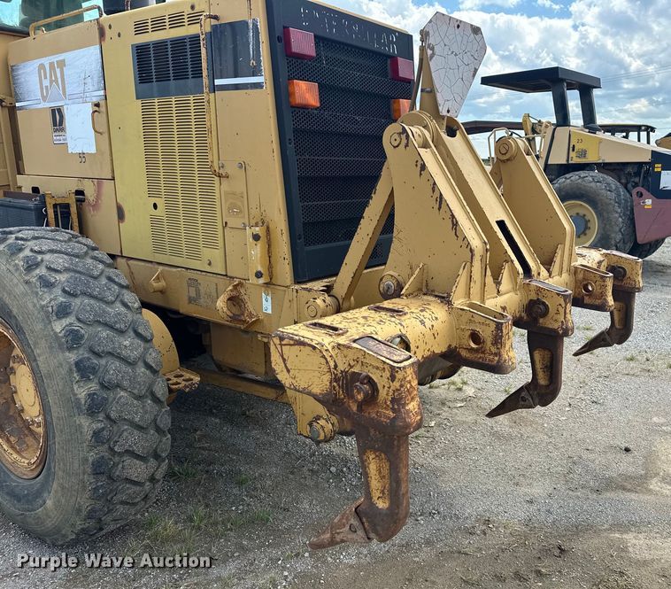 image for item DO7100 1997 Caterpillar  12H motor grader
